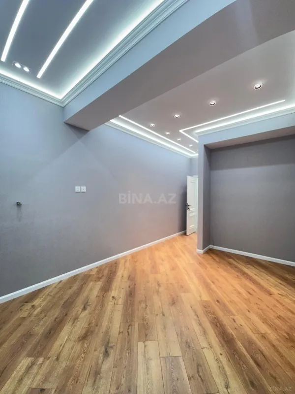 Satılır 4 otaqlı mənzil 138 m²