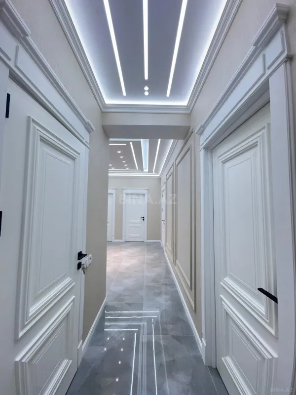 Satılır 4 otaqlı mənzil 138 m²