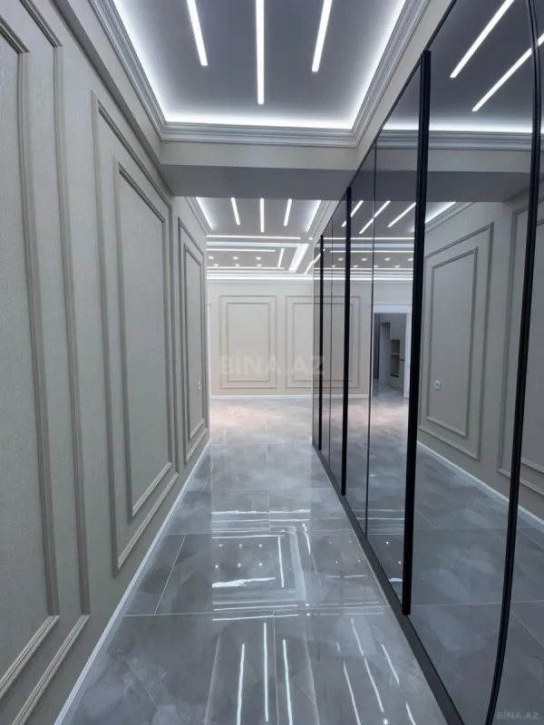 Satılır 4 otaqlı mənzil 138 m²