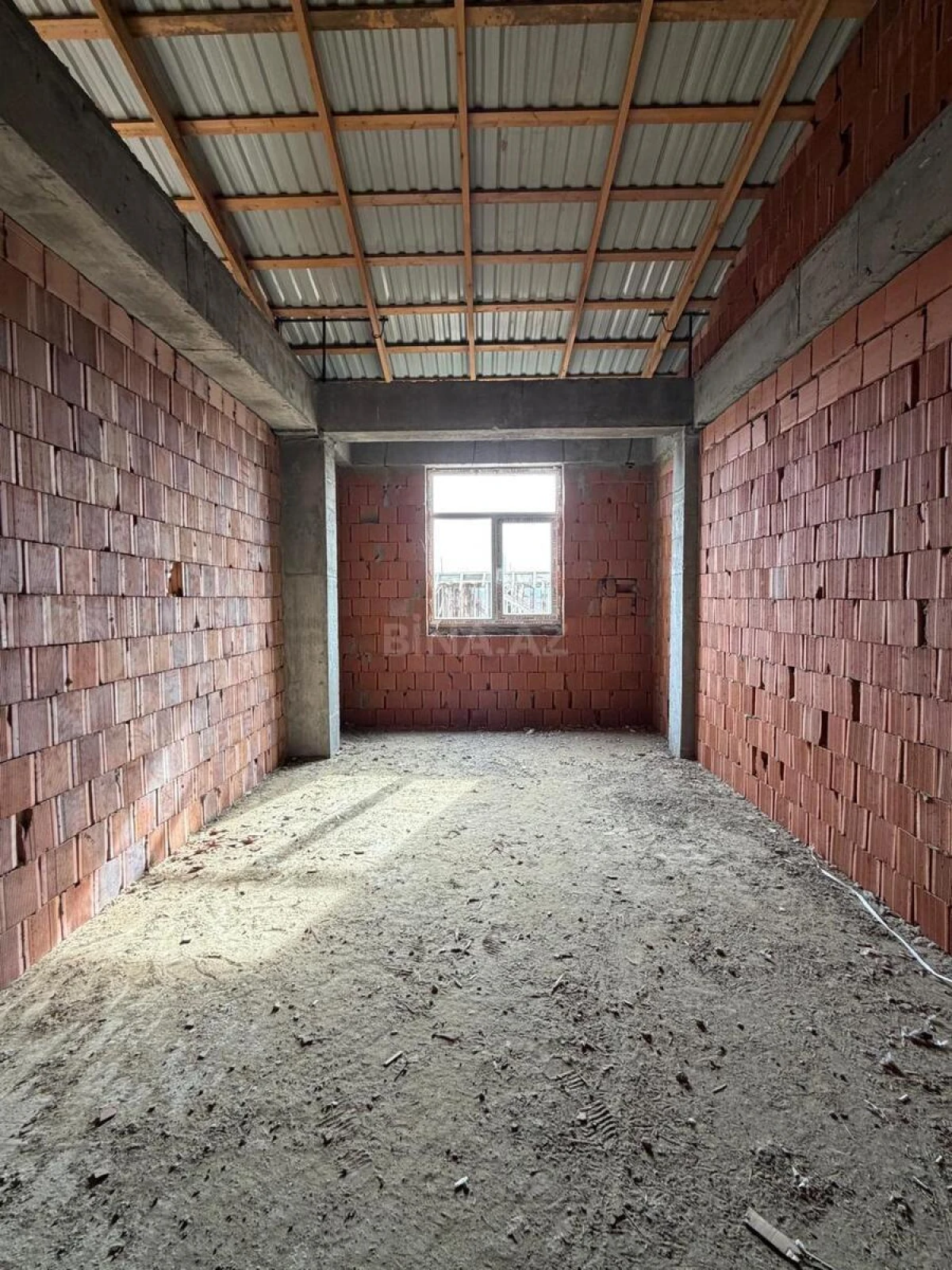 Satılır 2 otaqlı mənzil 72 m²