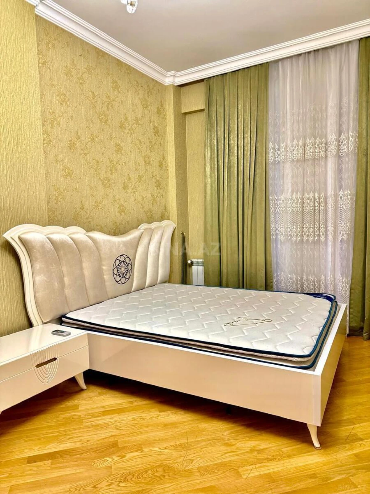 Kirayə verilir 2 otaqlı mənzil 90 m²