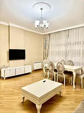 Kirayə verilir 2 otaqlı mənzil 90 m²