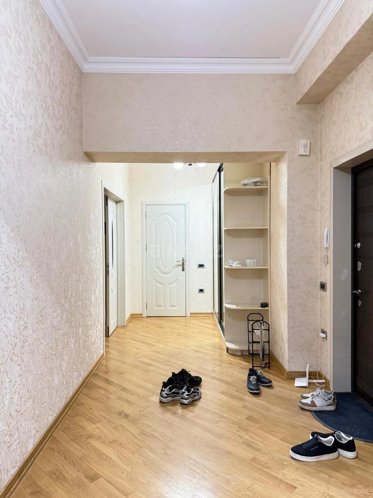 Kirayə verilir 2 otaqlı mənzil 90 m²