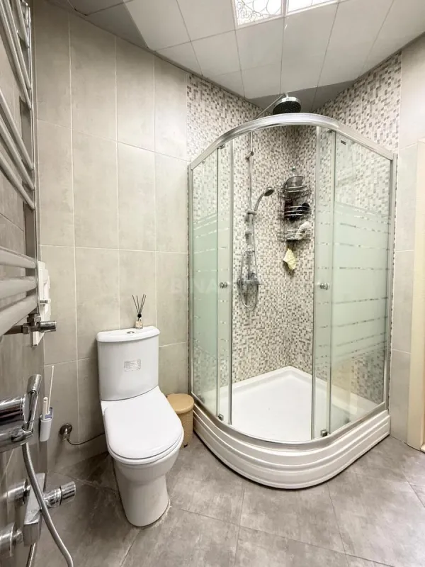 Kirayə verilir 2 otaqlı mənzil 90 m²