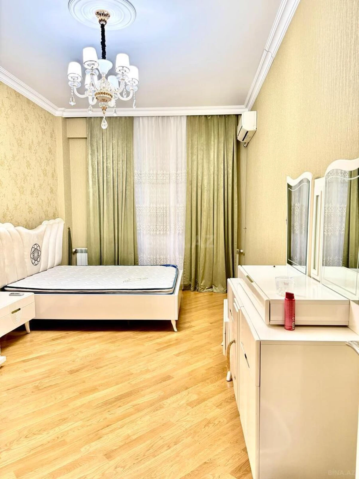 Kirayə verilir 2 otaqlı mənzil 90 m²