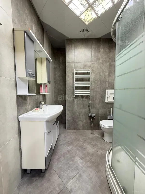 Kirayə verilir 2 otaqlı mənzil 90 m²