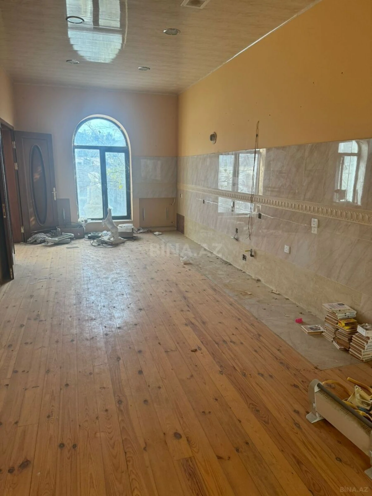 Satılır 6 otaqlı həyət evi 430 m²