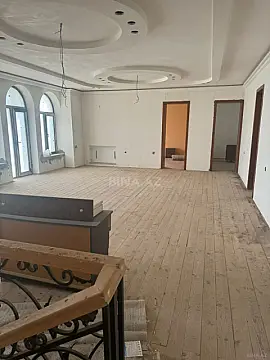 Satılır 6 otaqlı həyət evi 430 m²