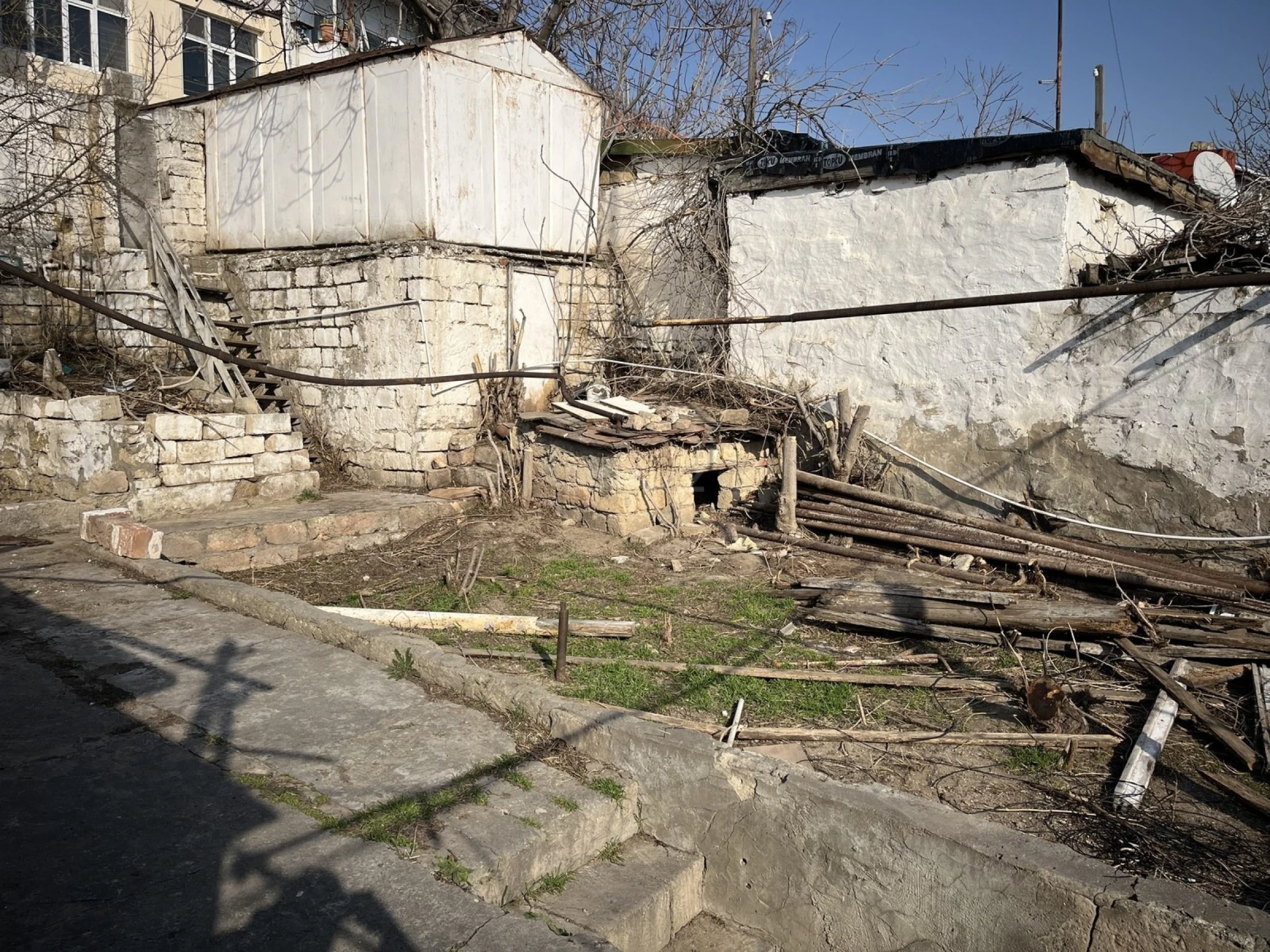 Satılır 5 otaqlı həyət evi 100 m²