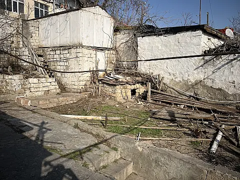 Satılır 5 otaqlı həyət evi 100 m²