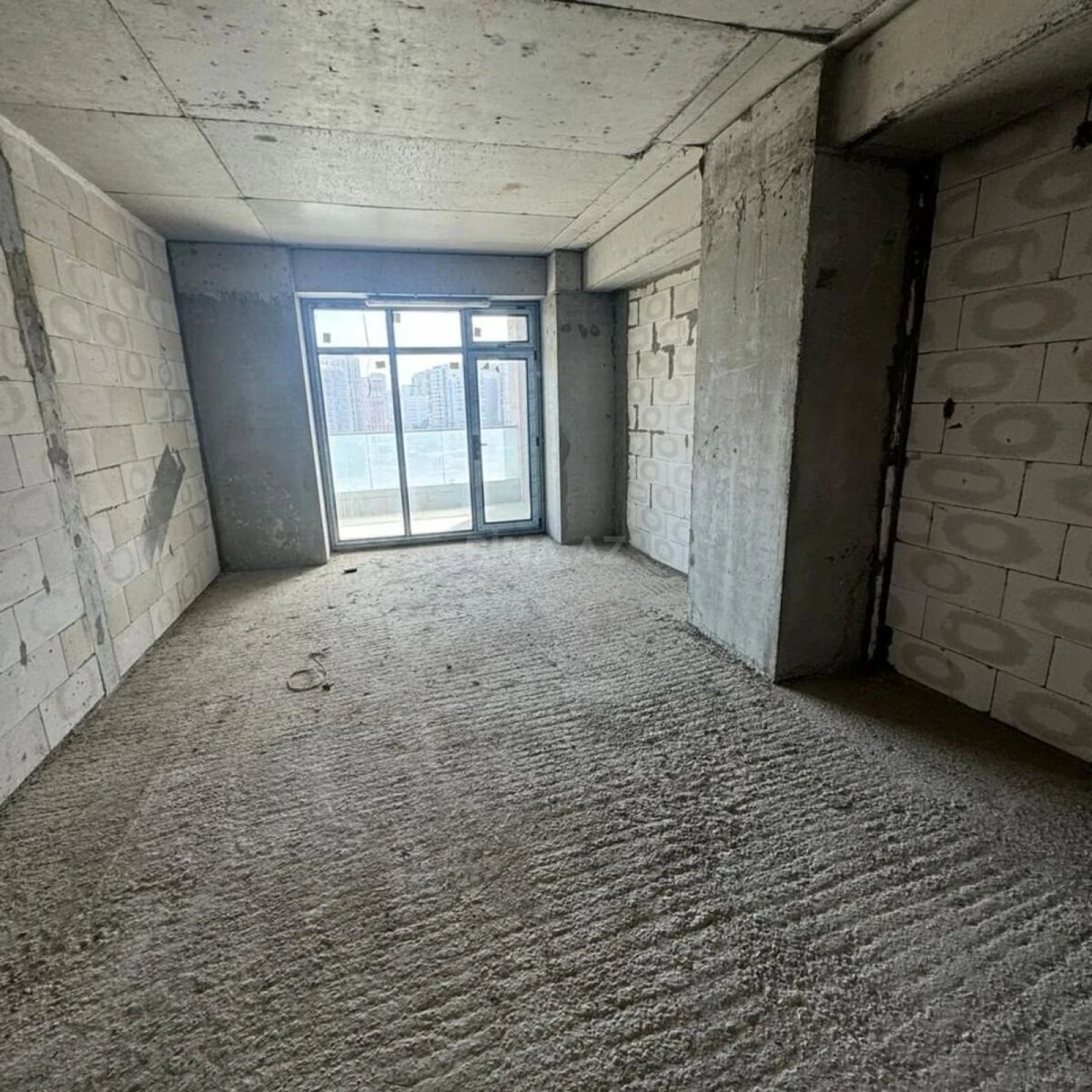 Satılır 3 otaqlı mənzil 146 m²