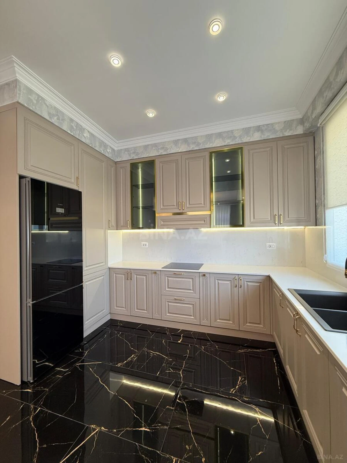 Kirayə verilir 3 otaqlı mənzil 120 m²