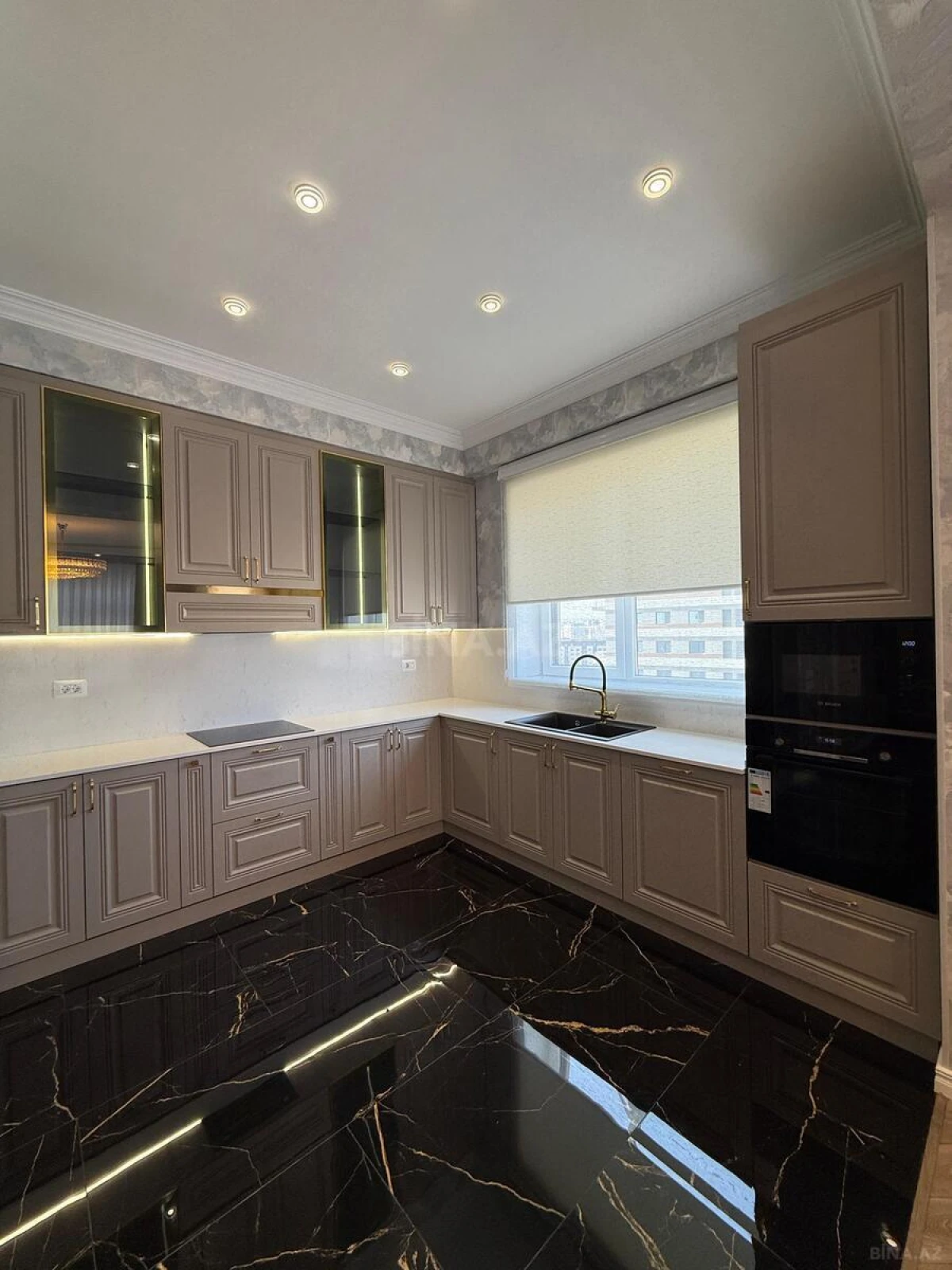 Kirayə verilir 3 otaqlı mənzil 120 m²