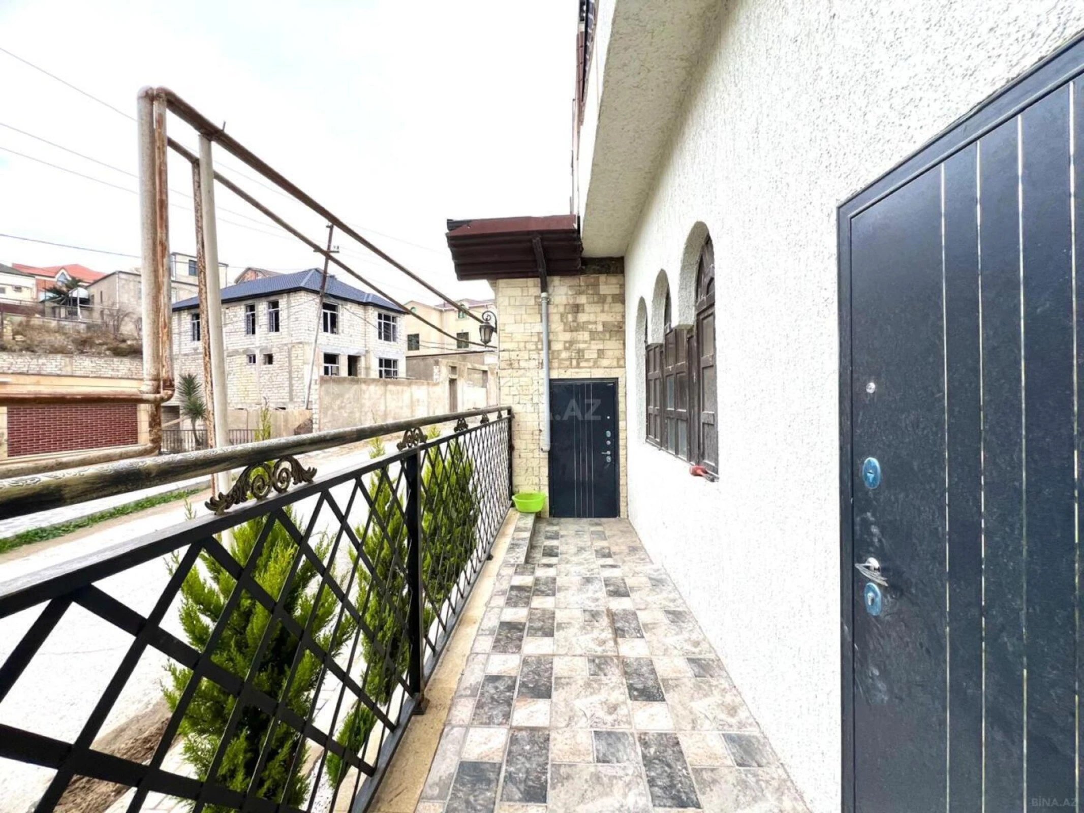 Satılır 2 otaqlı mənzil 67 m²