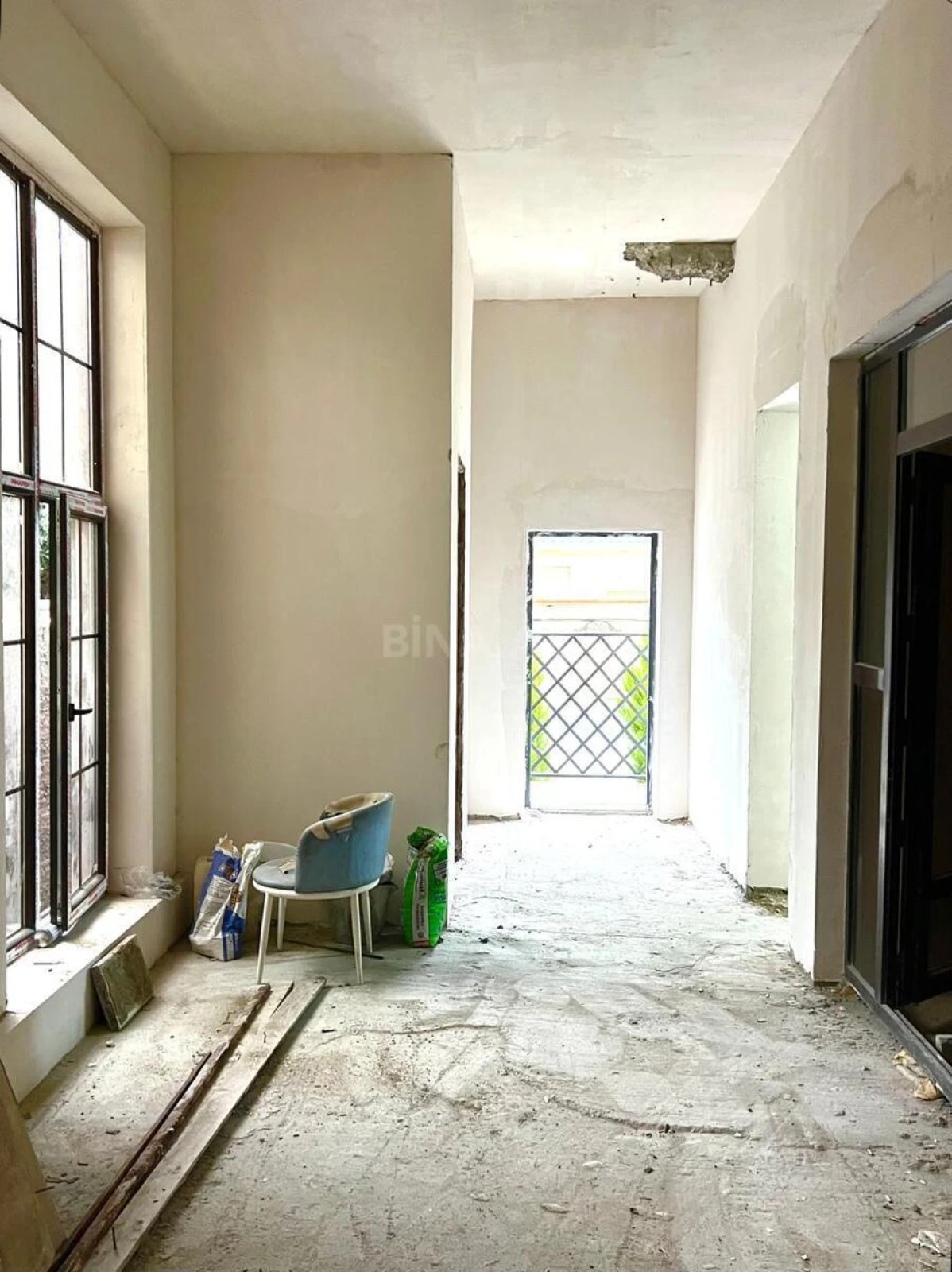 Satılır 2 otaqlı mənzil 67 m²