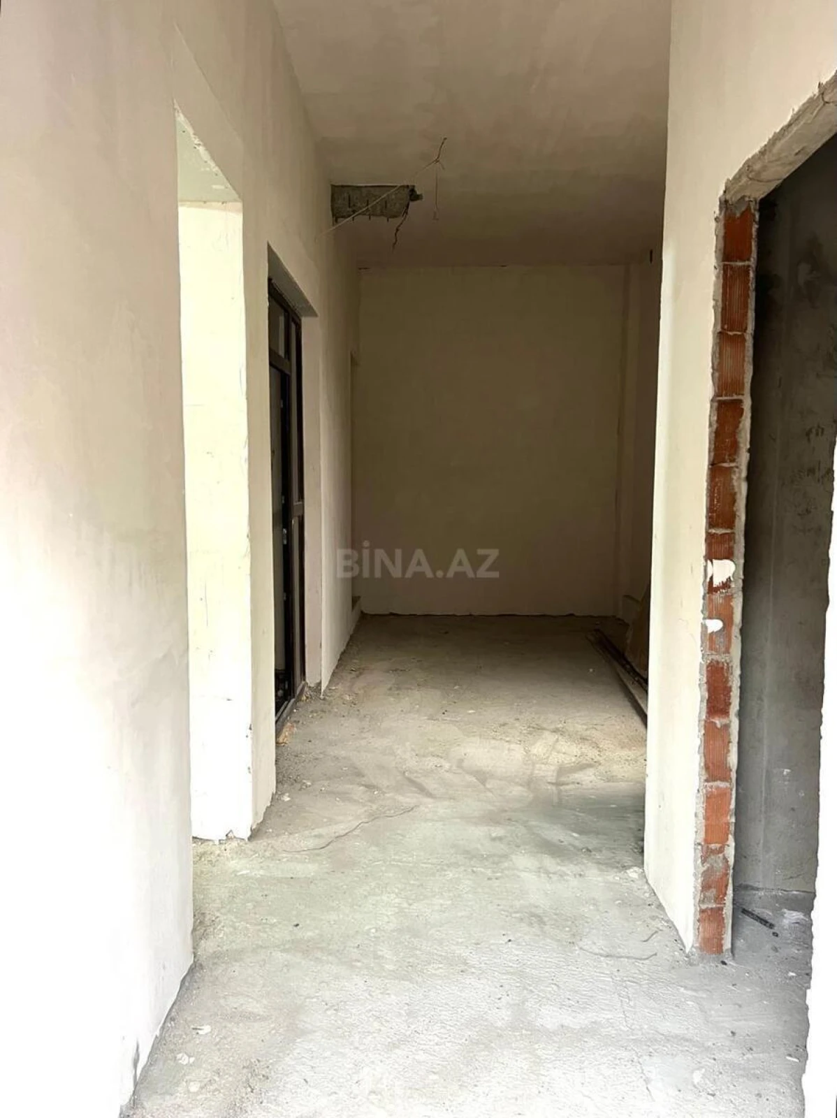 Satılır 2 otaqlı mənzil 67 m²