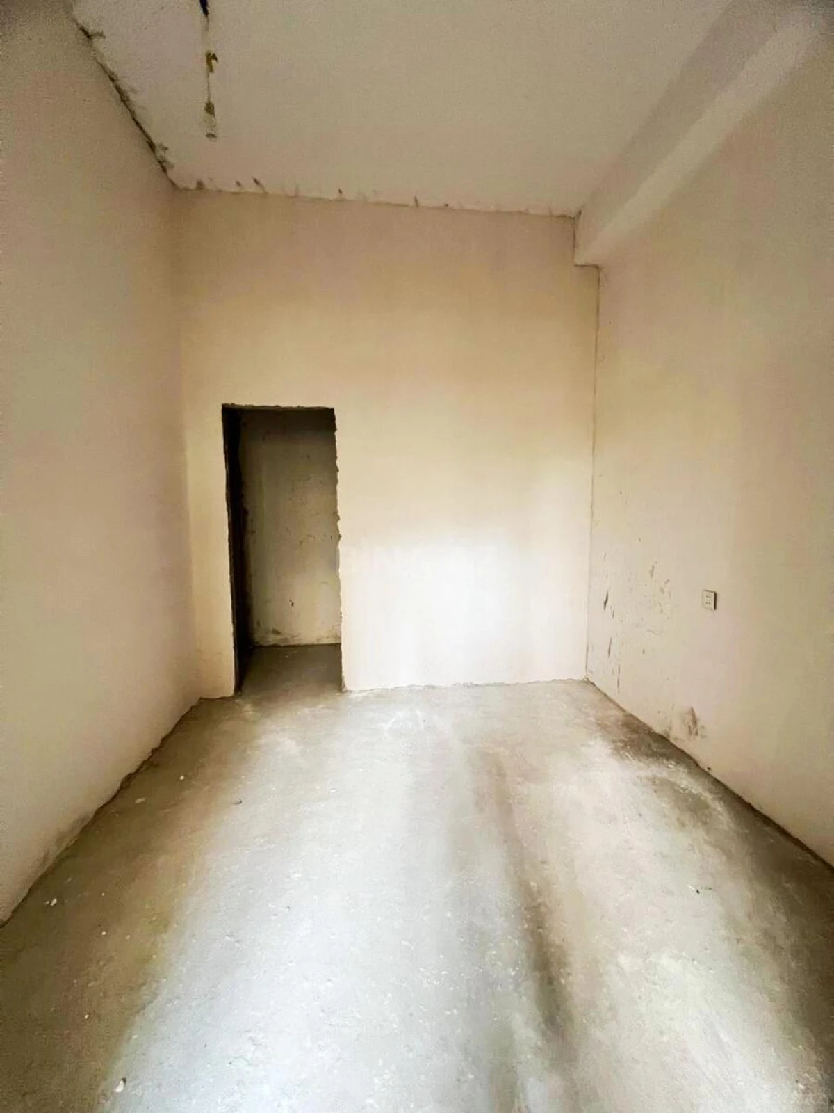 Satılır 2 otaqlı mənzil 67 m²
