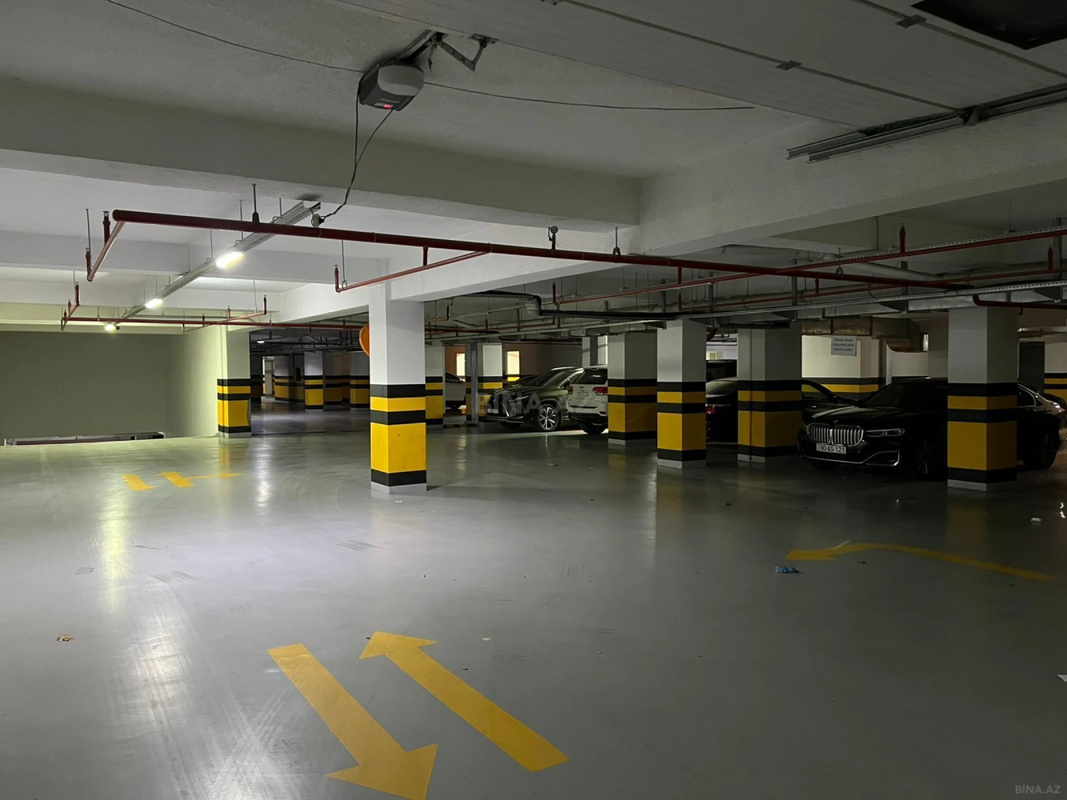 Satılır 3 otaqlı mənzil 135 m²