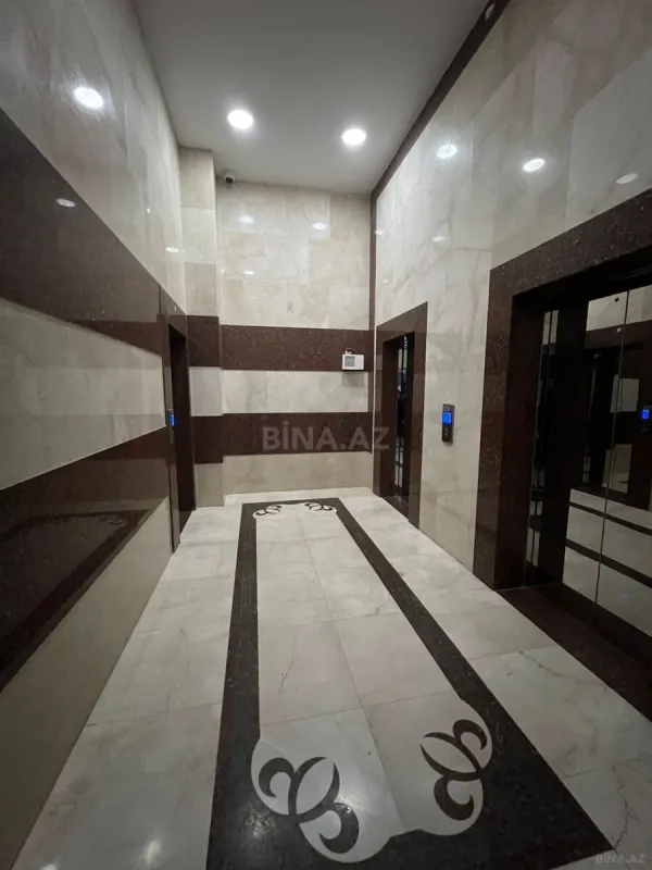 Satılır 3 otaqlı mənzil 135 m²