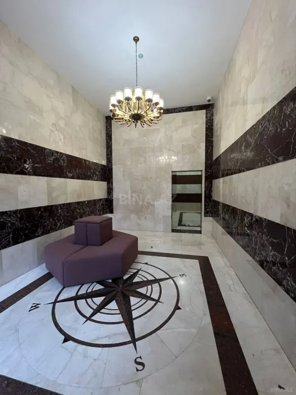 Satılır 3 otaqlı mənzil 135 m²