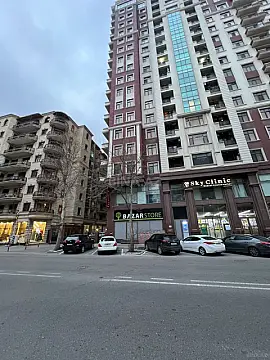 Satılır 3 otaqlı mənzil 135 m²