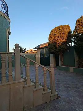 Satılır 5 otaqlı həyət evi 250 m²