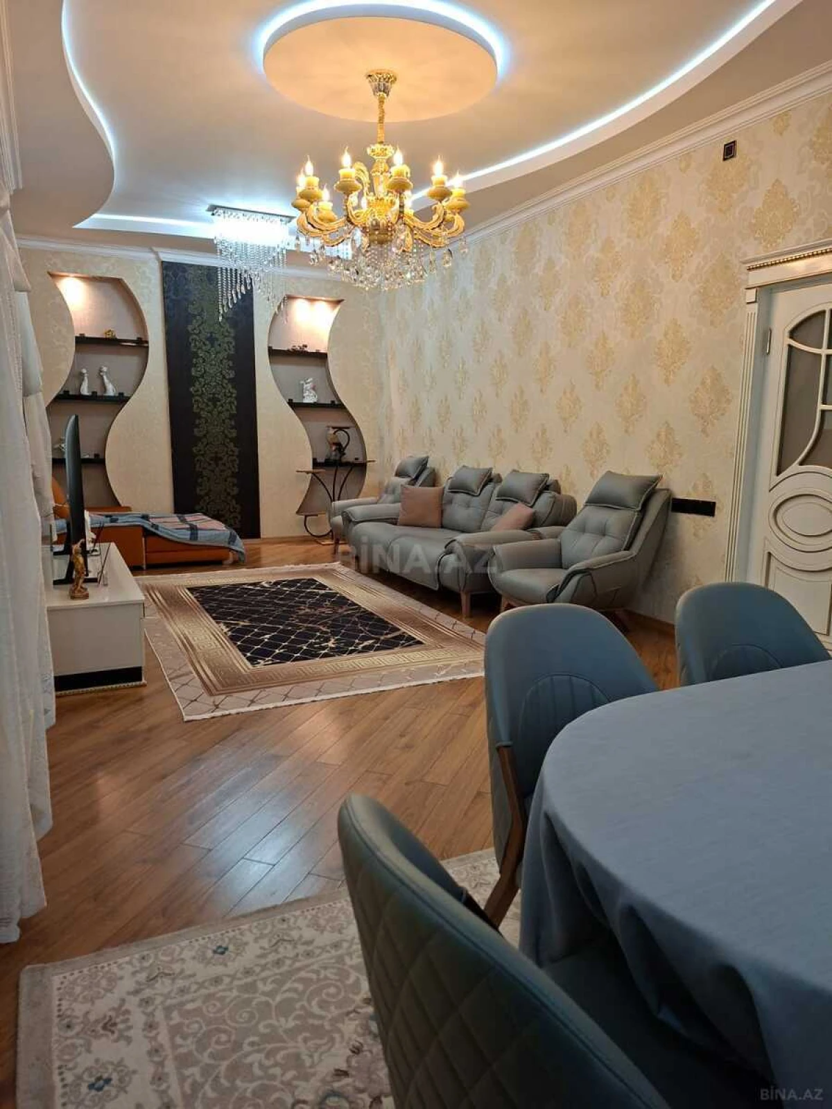 Satılır 5 otaqlı həyət evi 250 m²