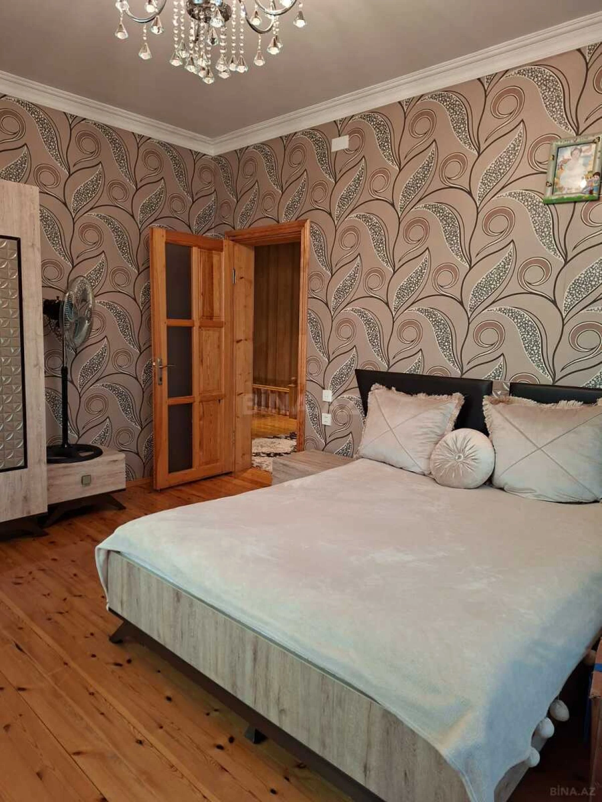 Satılır 5 otaqlı həyət evi 250 m²