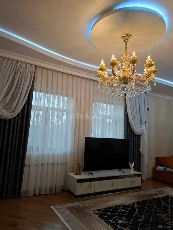 Satılır 5 otaqlı həyət evi 250 m²
