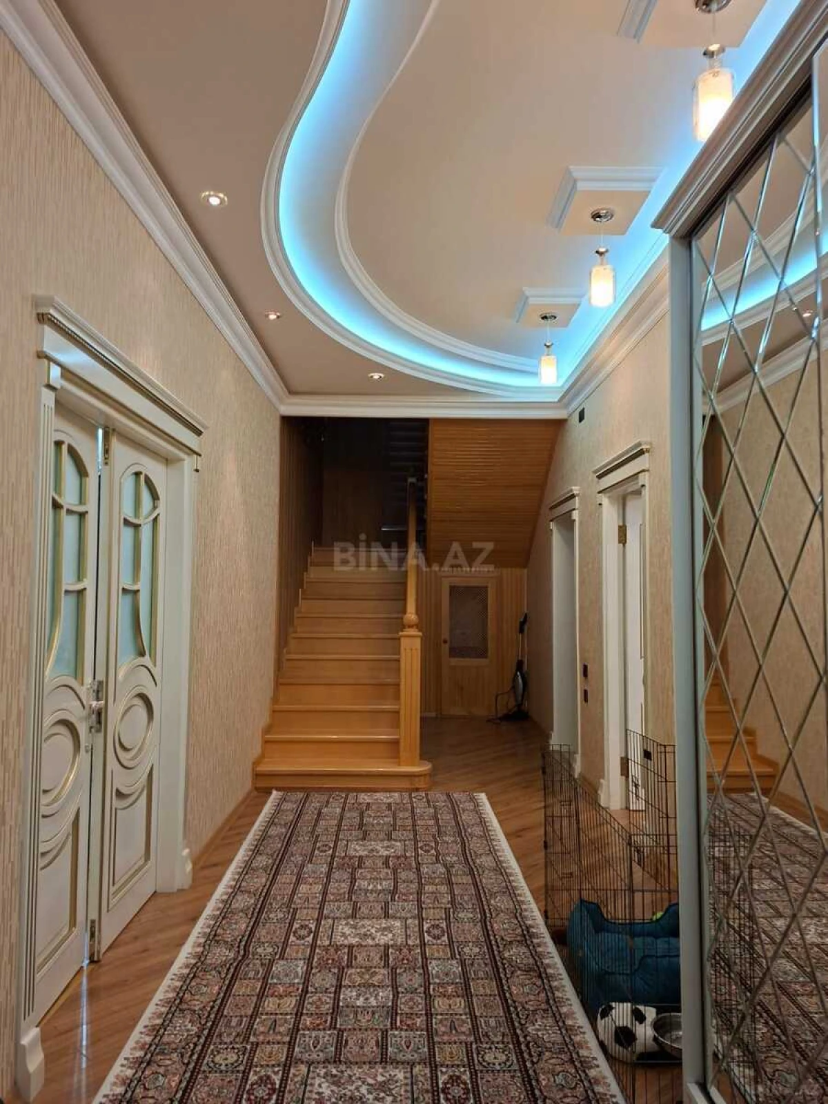 Satılır 5 otaqlı həyət evi 250 m²