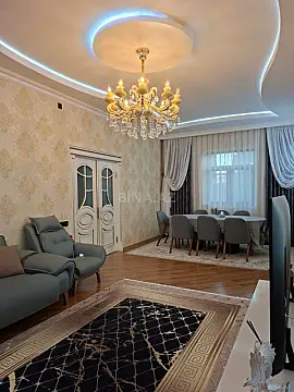 Satılır 5 otaqlı həyət evi 250 m²