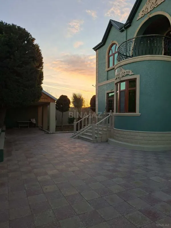 Satılır 5 otaqlı həyət evi 250 m²