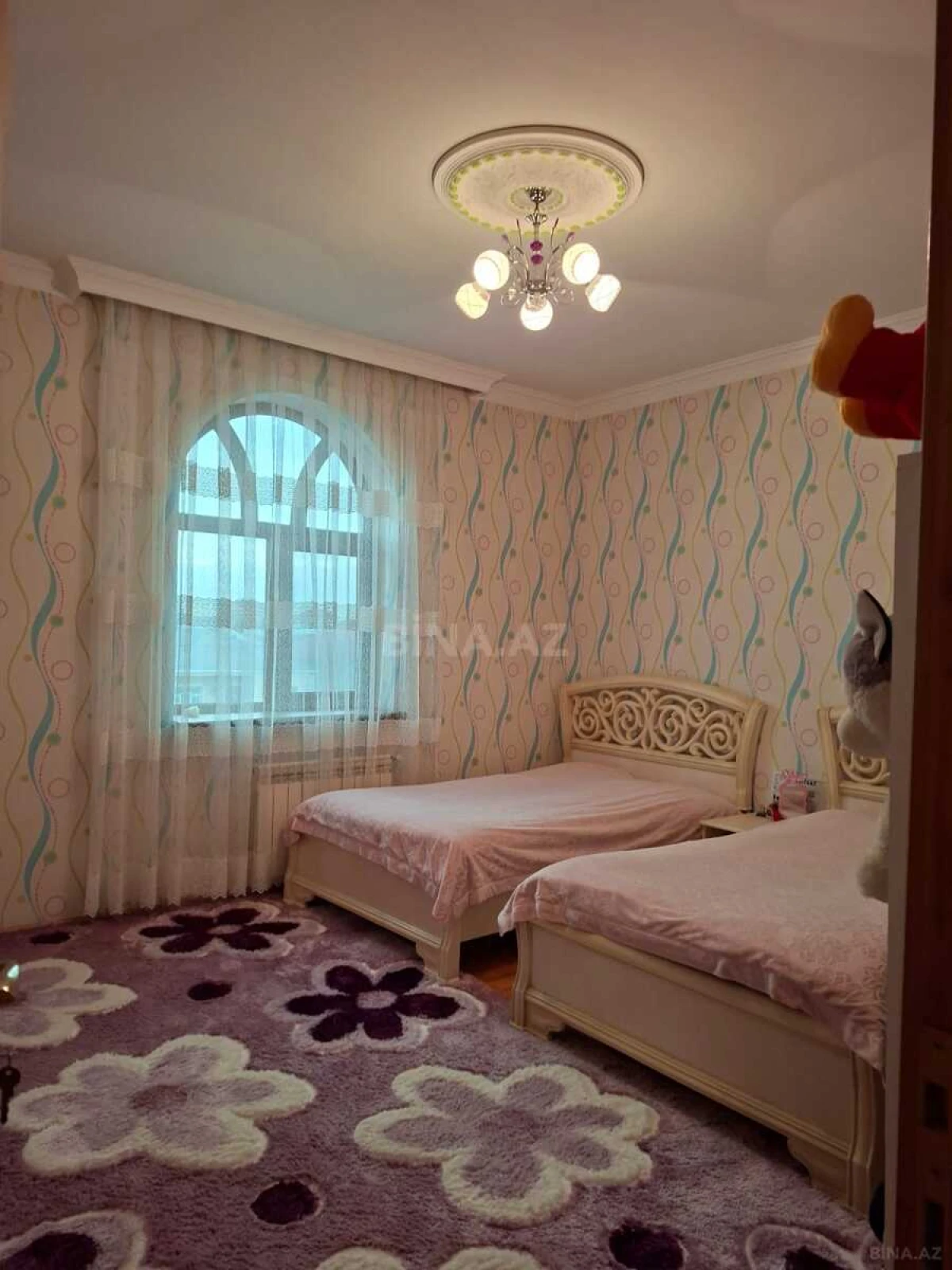 Satılır 5 otaqlı həyət evi 250 m²