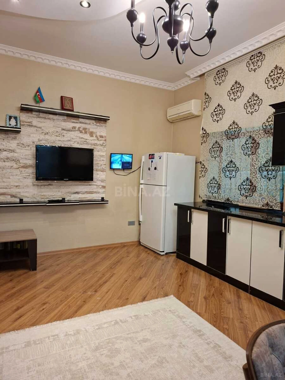 Satılır 5 otaqlı həyət evi 250 m²