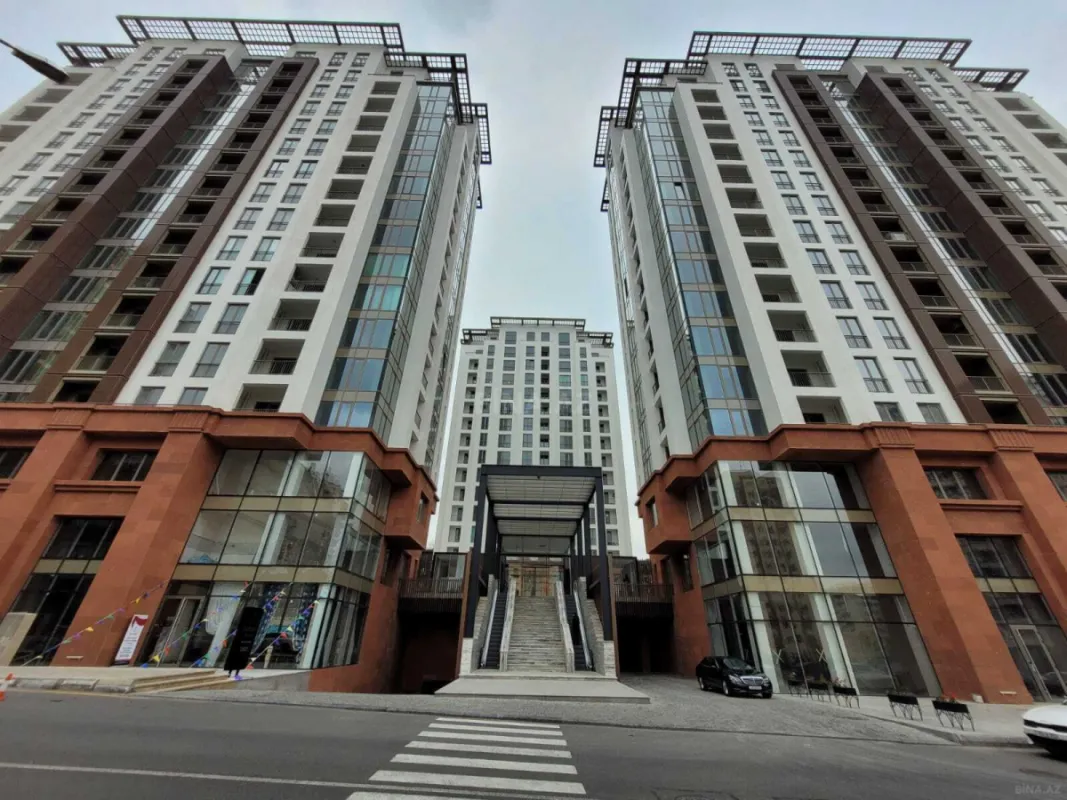 Kirayə verilir 3 otaqlı mənzil 140 m²