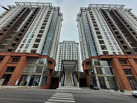 Kirayə verilir 3 otaqlı mənzil 140 m² — Bakı, Badamdar 3 otaq 140.00 m²
