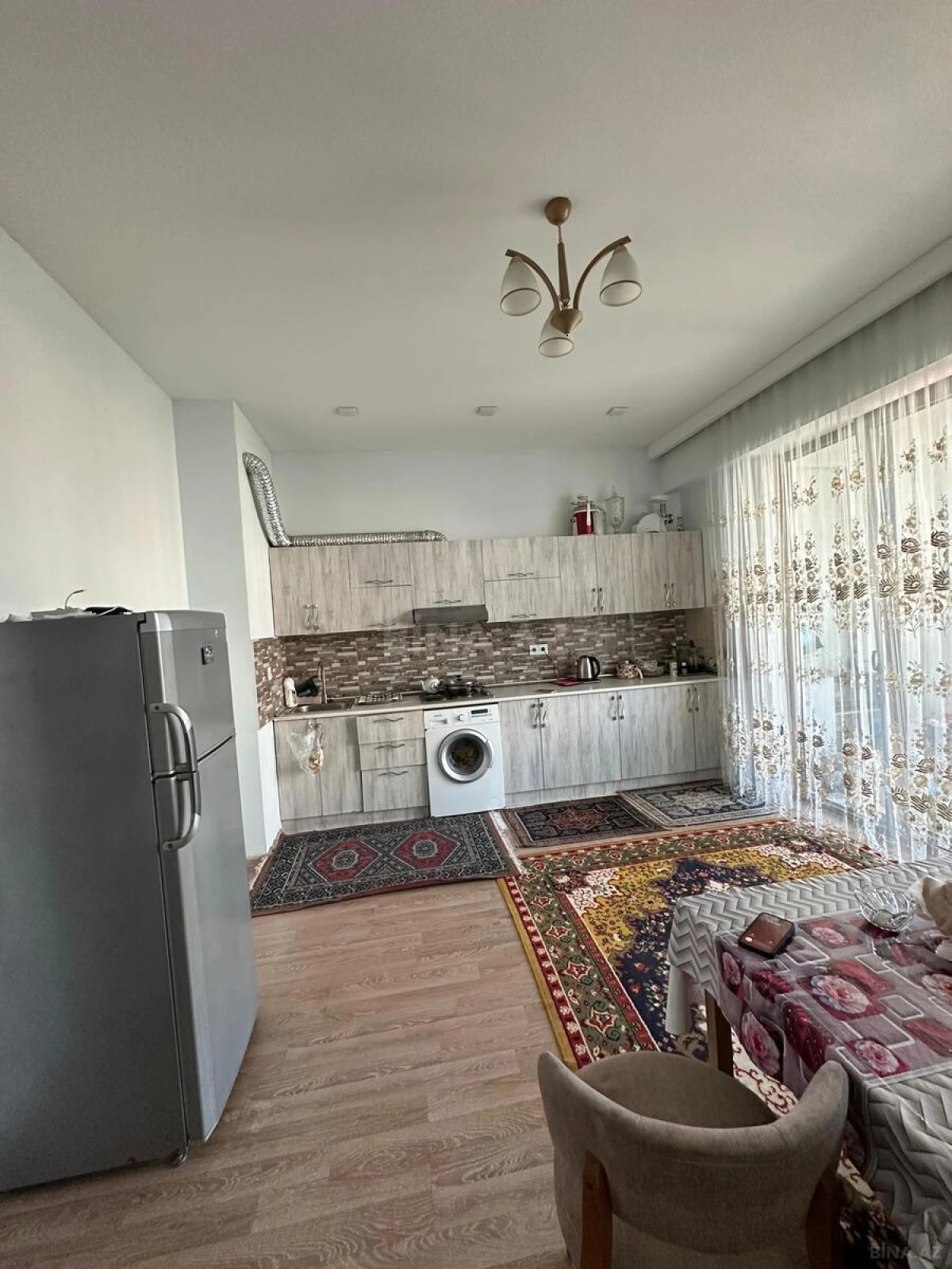 Kirayə verilir 3 otaqlı mənzil 140 m²
