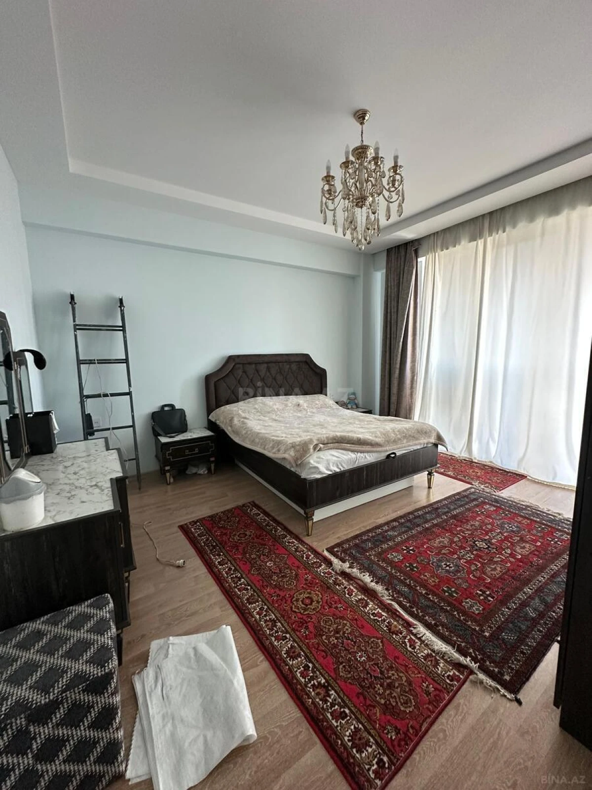 Kirayə verilir 3 otaqlı mənzil 140 m²