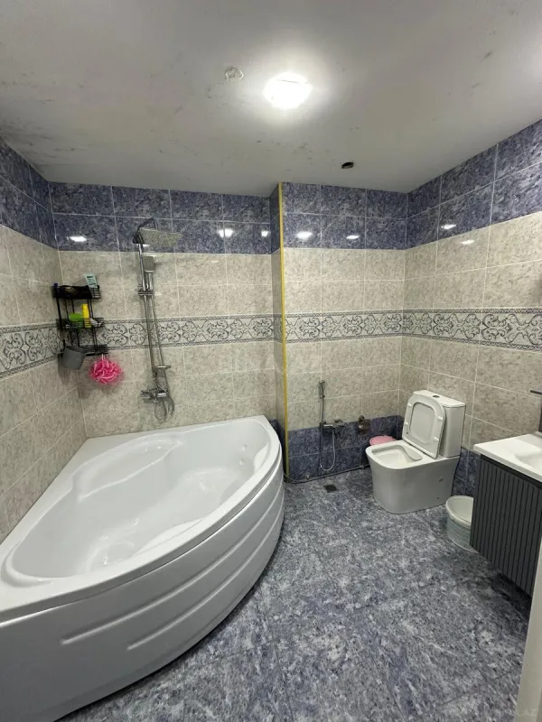 Kirayə verilir 3 otaqlı mənzil 140 m²