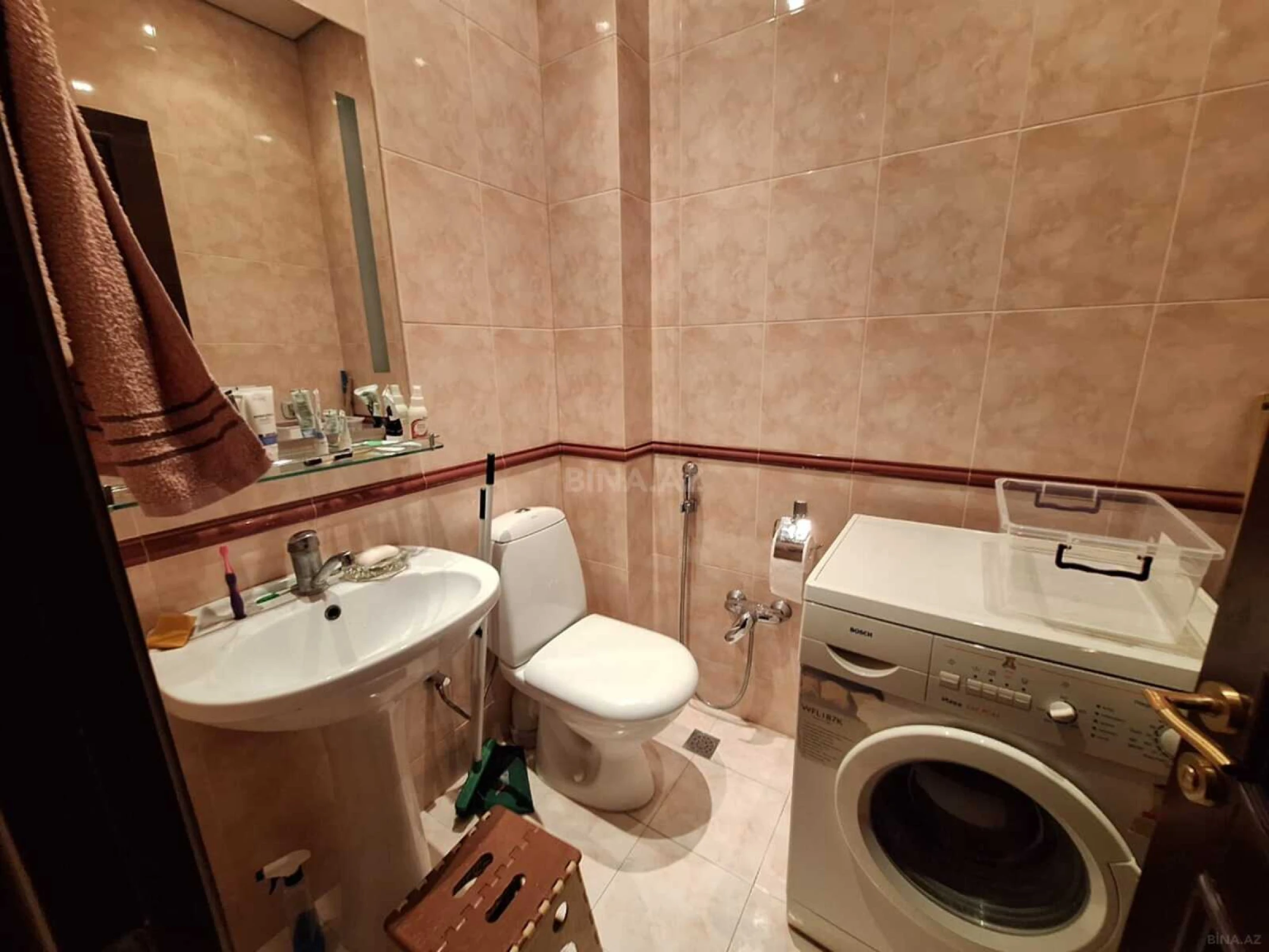 Satılır 4 otaqlı mənzil 155 m²