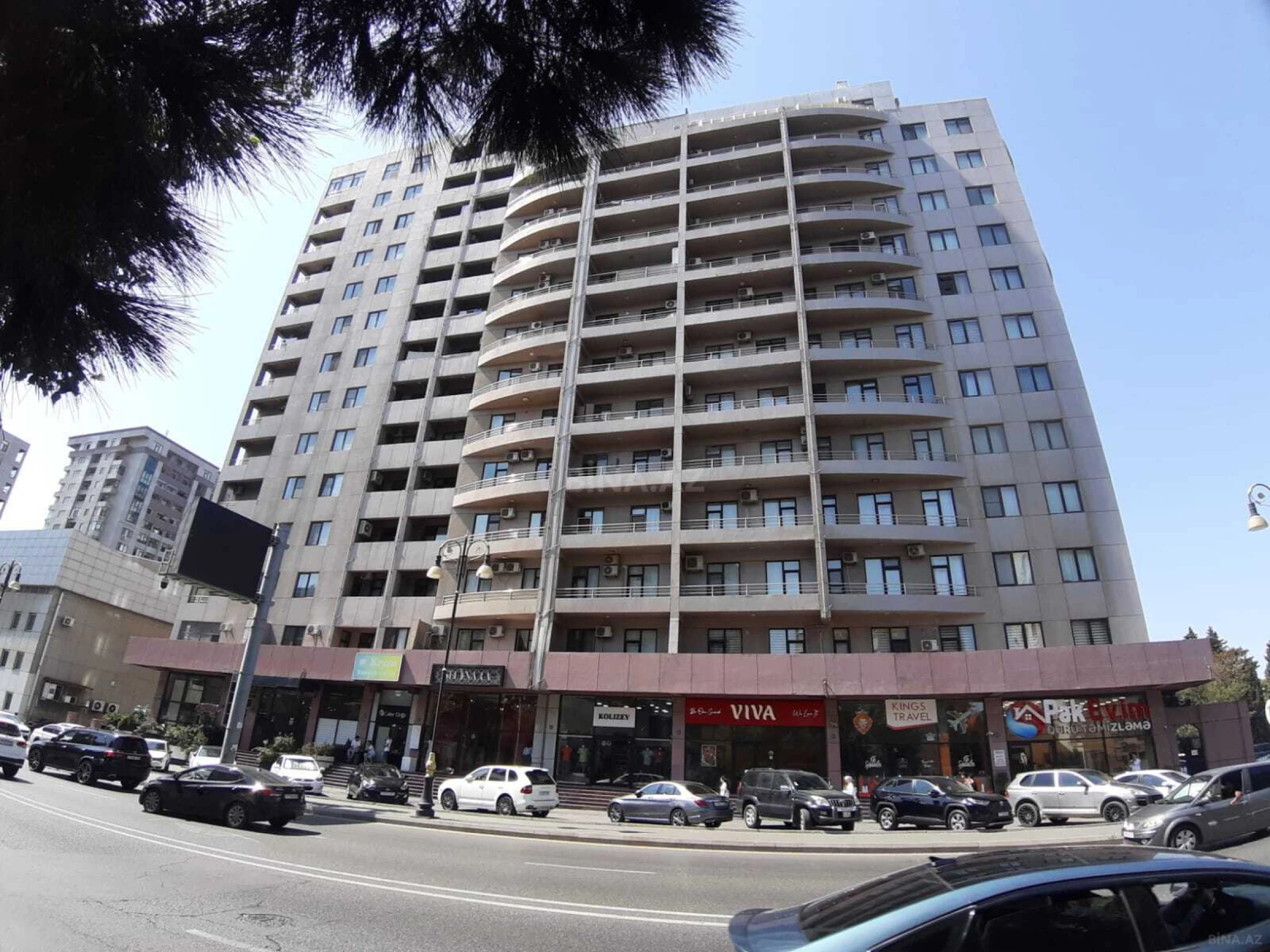 Satılır 4 otaqlı mənzil 155 m²