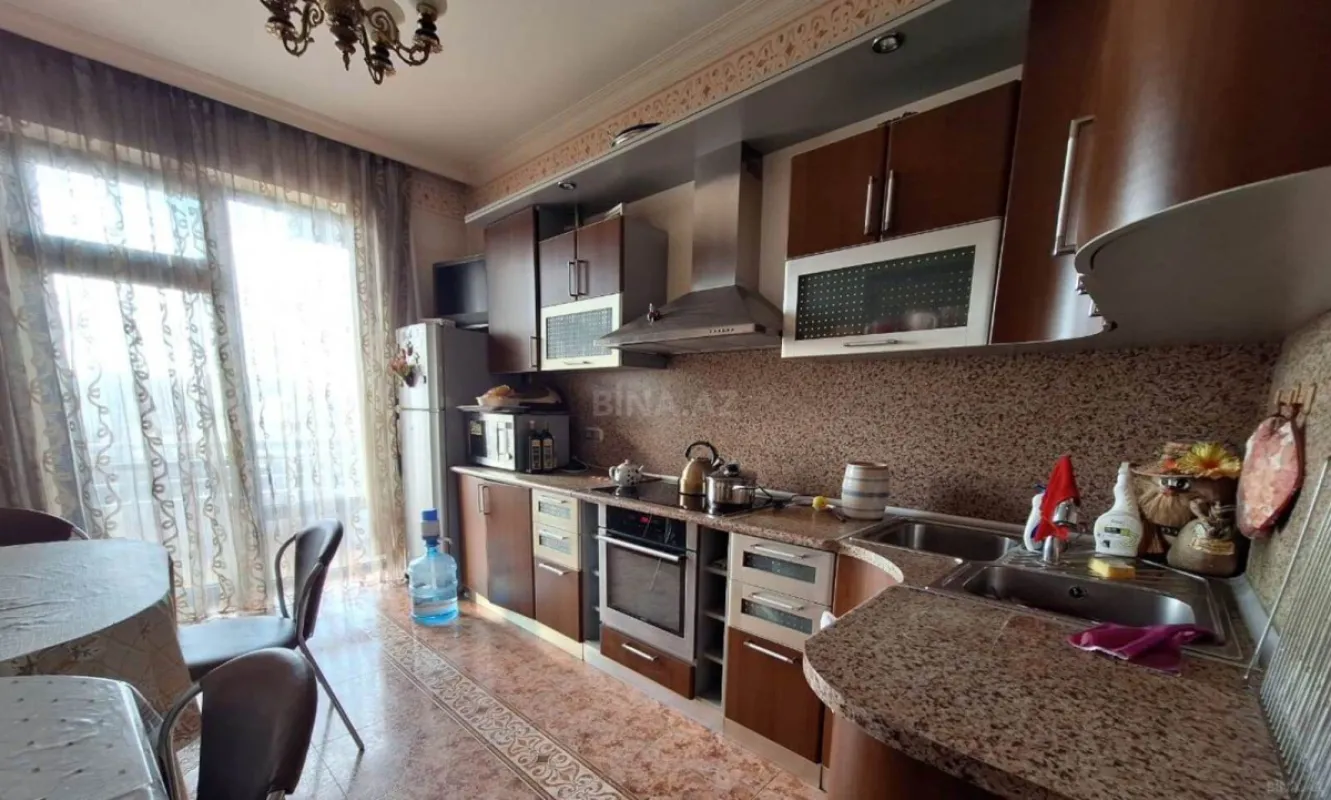 Satılır 4 otaqlı mənzil 155 m²