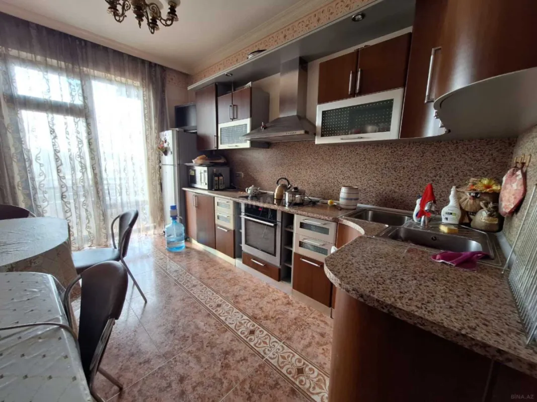 Satılır 4 otaqlı mənzil 155 m²