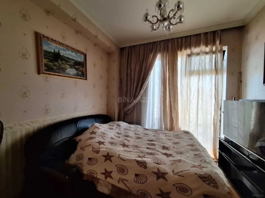 Satılır 4 otaqlı mənzil 155 m²