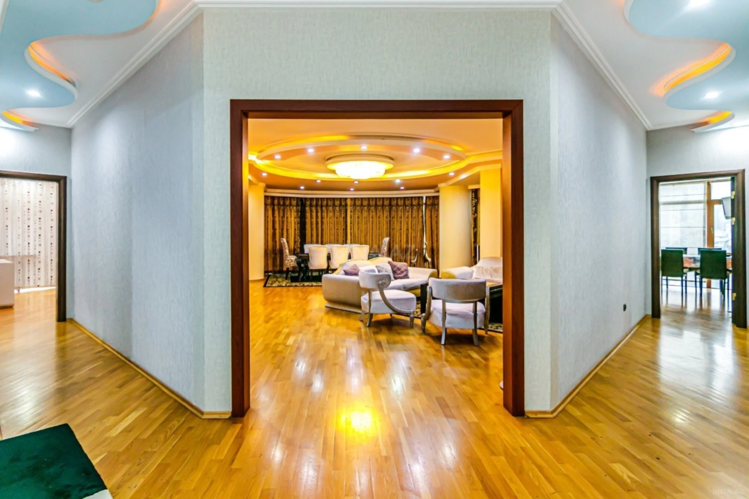 Kirayə verilir 4 otaqlı mənzil 200 m²