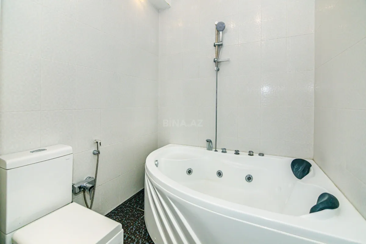 Kirayə verilir 4 otaqlı mənzil 200 m²