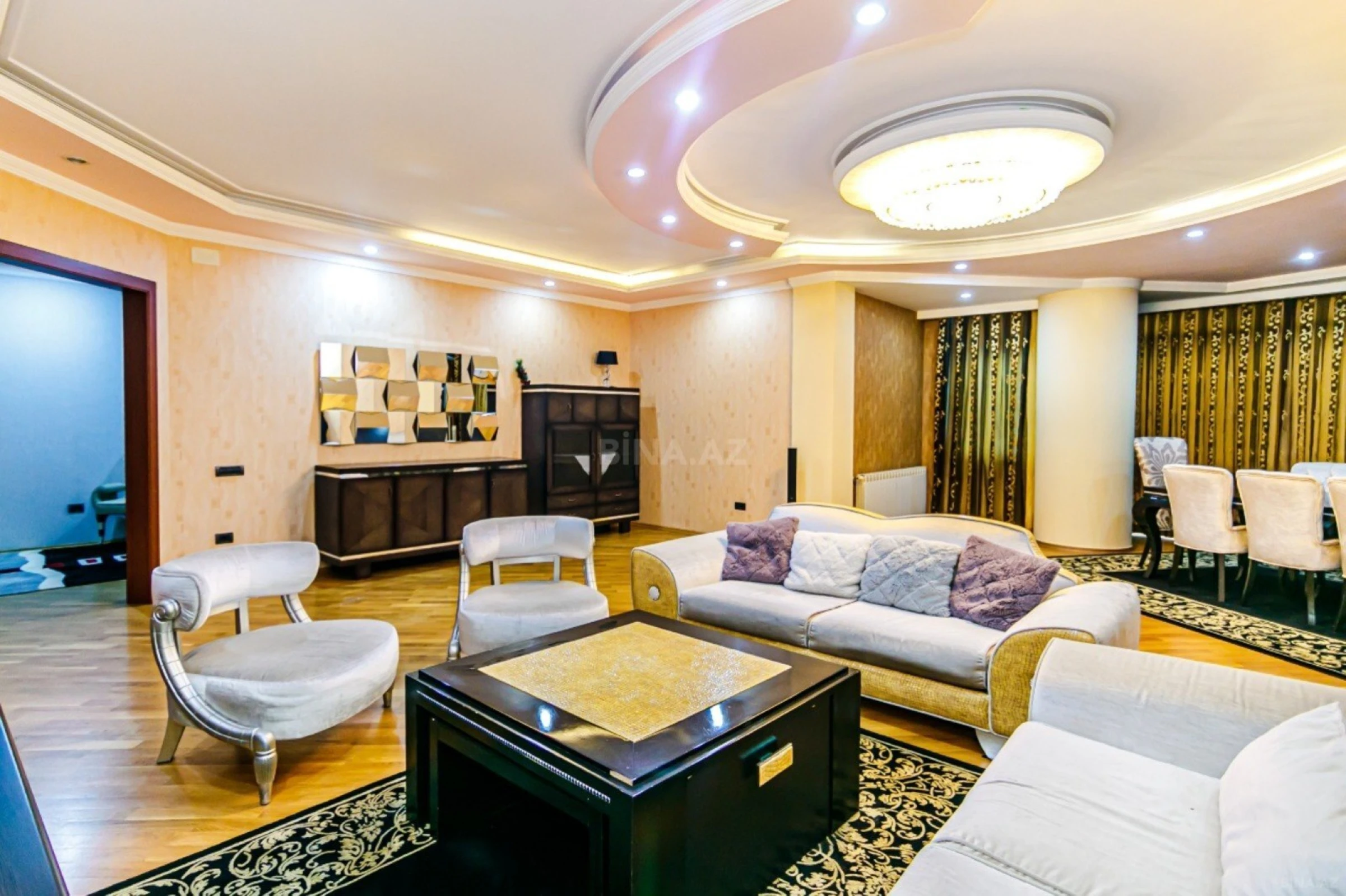 Kirayə verilir 4 otaqlı mənzil 200 m²