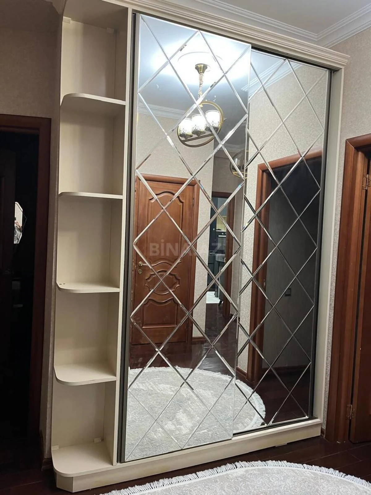 Kirayə verilir 2 otaqlı mənzil 90 m²