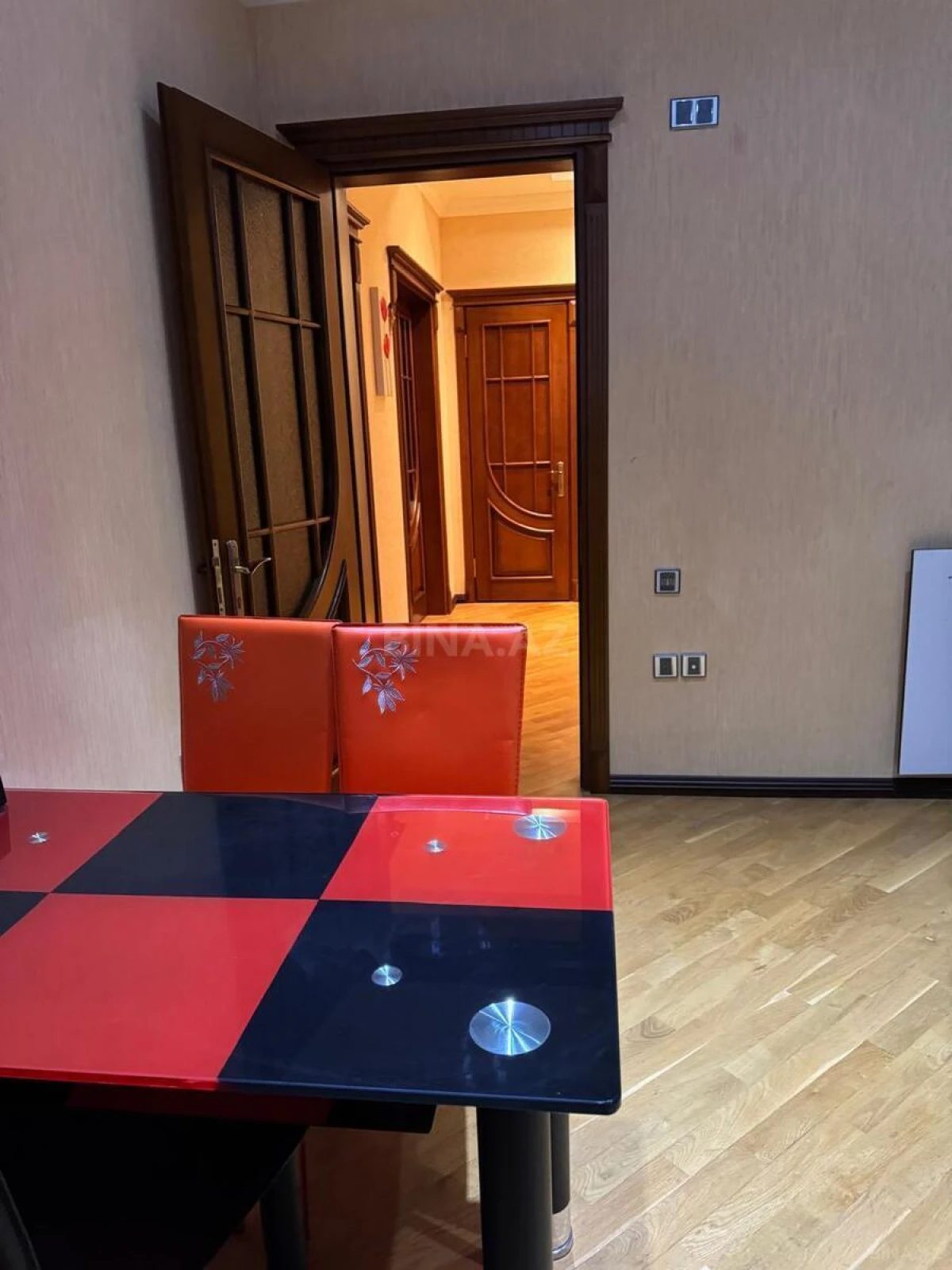 Satılır 2 otaqlı mənzil 85 m²