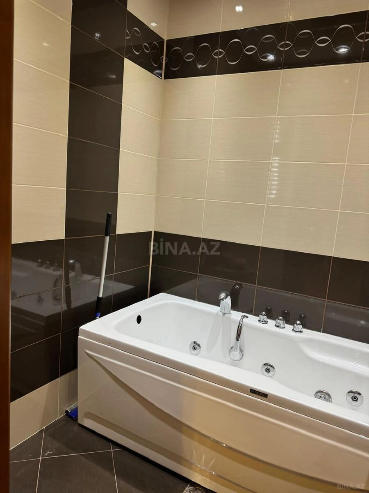 Satılır 2 otaqlı mənzil 85 m²